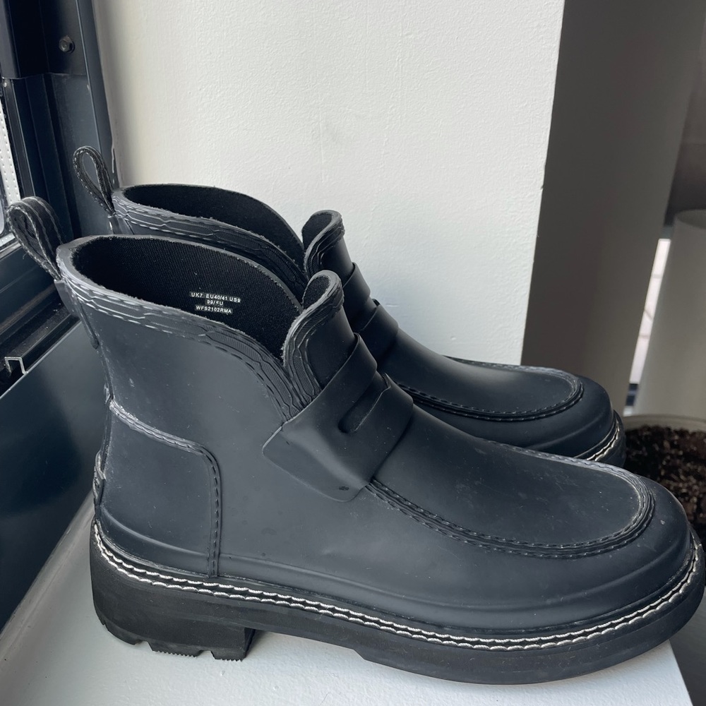 Hunter Black Chelsea Rain Boots - Picture 2 of 6